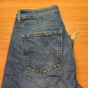 American Eagle Straight Mom Jeans